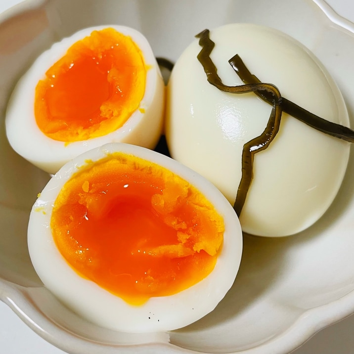 白だしと塩昆布で漬ける味付け卵!